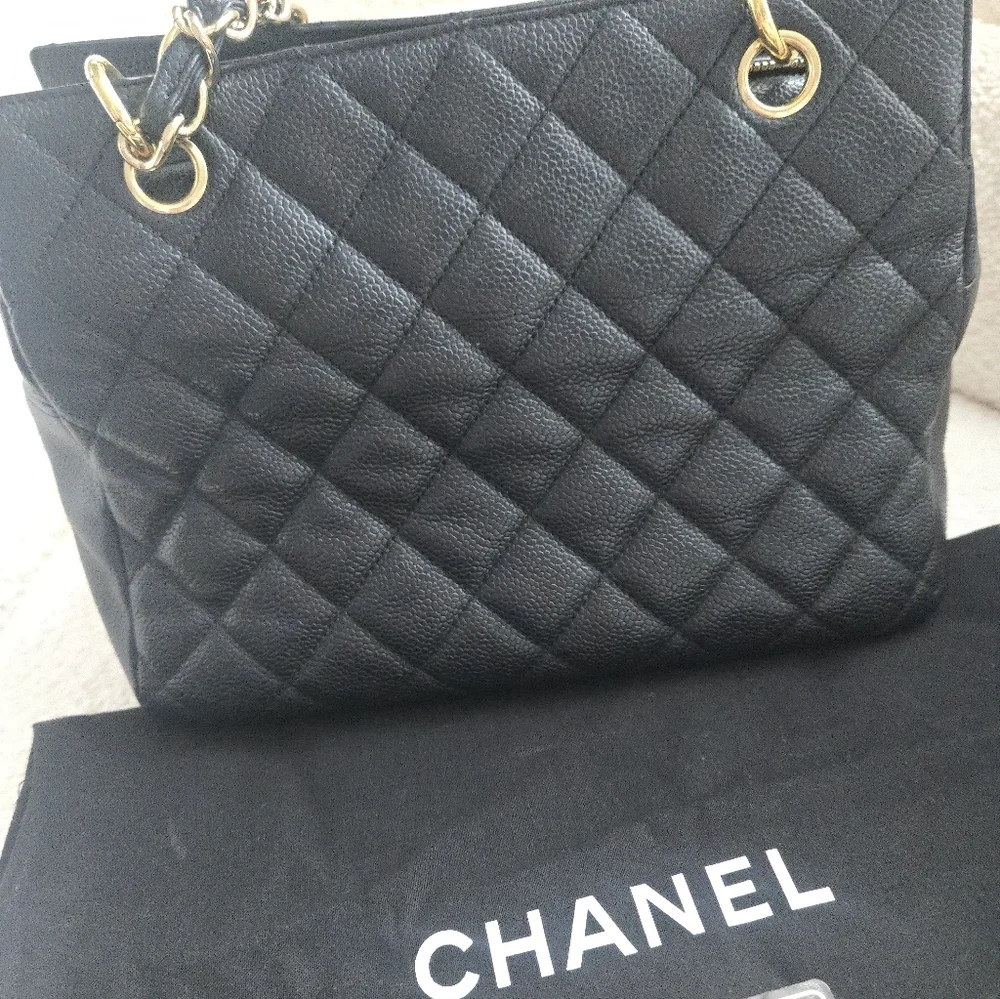 Chanel Vintage Caviar Petite Timeless Shopper Tote – Black